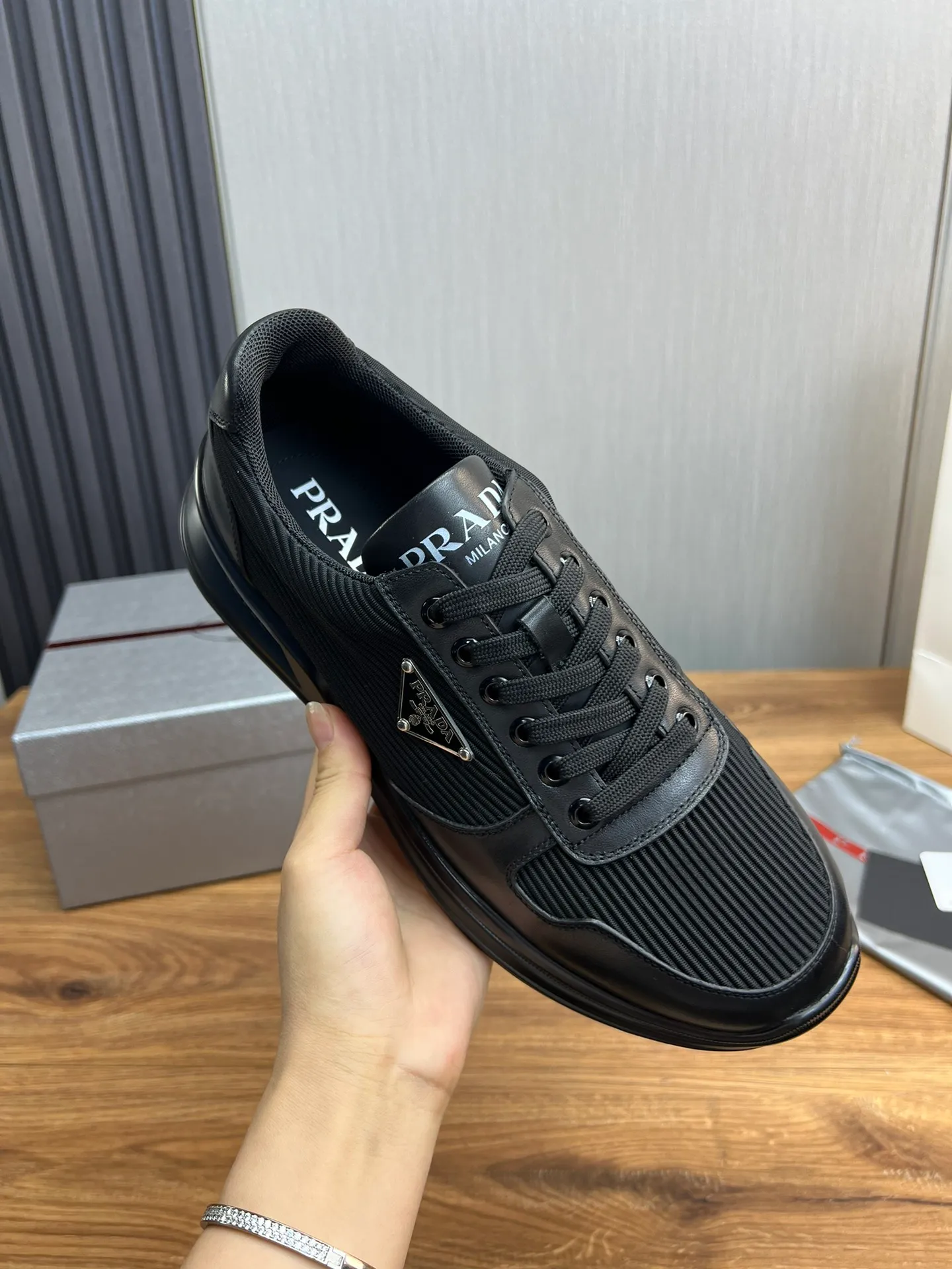 Men's shoes 💰580💰 [PRADA] Men's shoes are popular in the counter, official website is synchronized, 1 high-quality shipment ✔️Original cowhide stitching mesh + cowhide lining, 1🆚1 replica, original original bottom, 38-45 (45 customized, non-refundable)